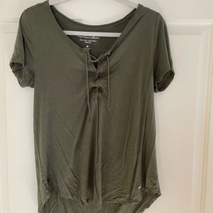 Army green Hollister tee with tie
